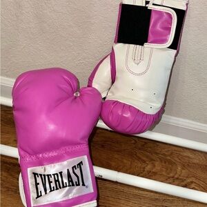Everlast Pink and White Boxing Gloves